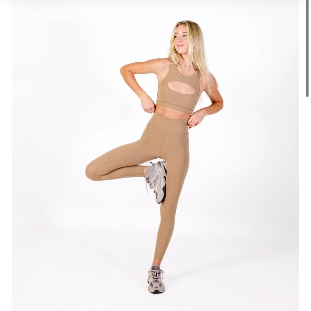 Cara Loren Active